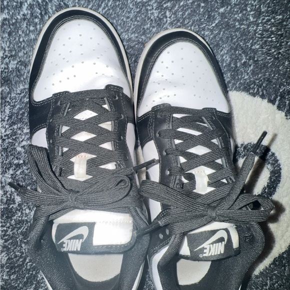 Panda Dunks Size 9 - Picture 2 of 3